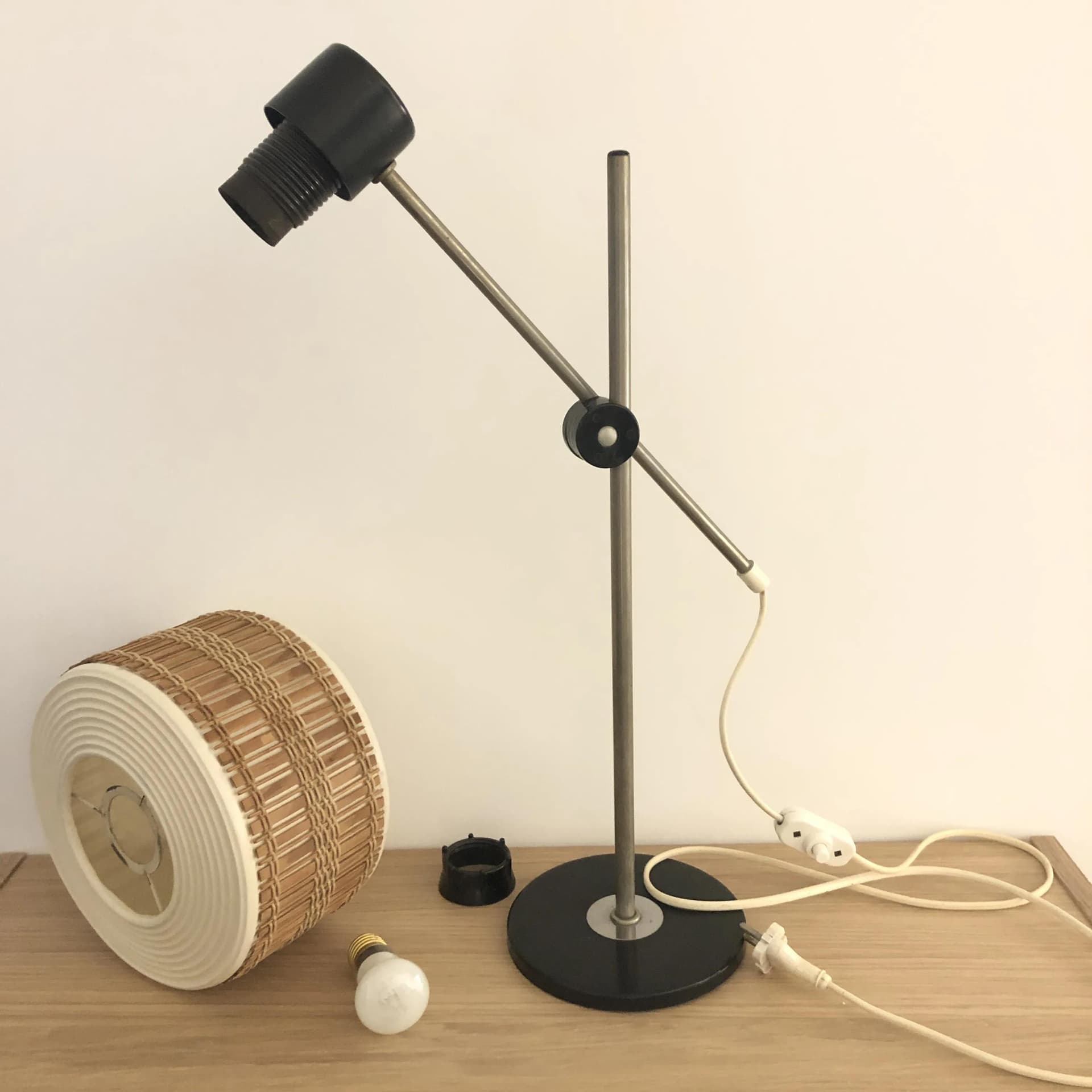 Lampka biurkowa, ivory white, chromowana stal, Niemcy, lata 70. - 18174