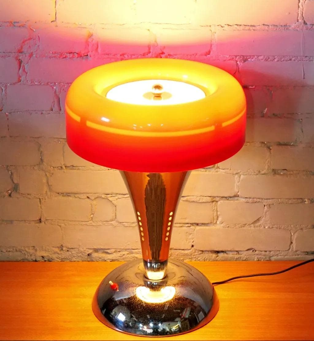 Lampa stołowa Space Era, akryl czerwony, stal chromowana, Węgry, lata 60. - 18519