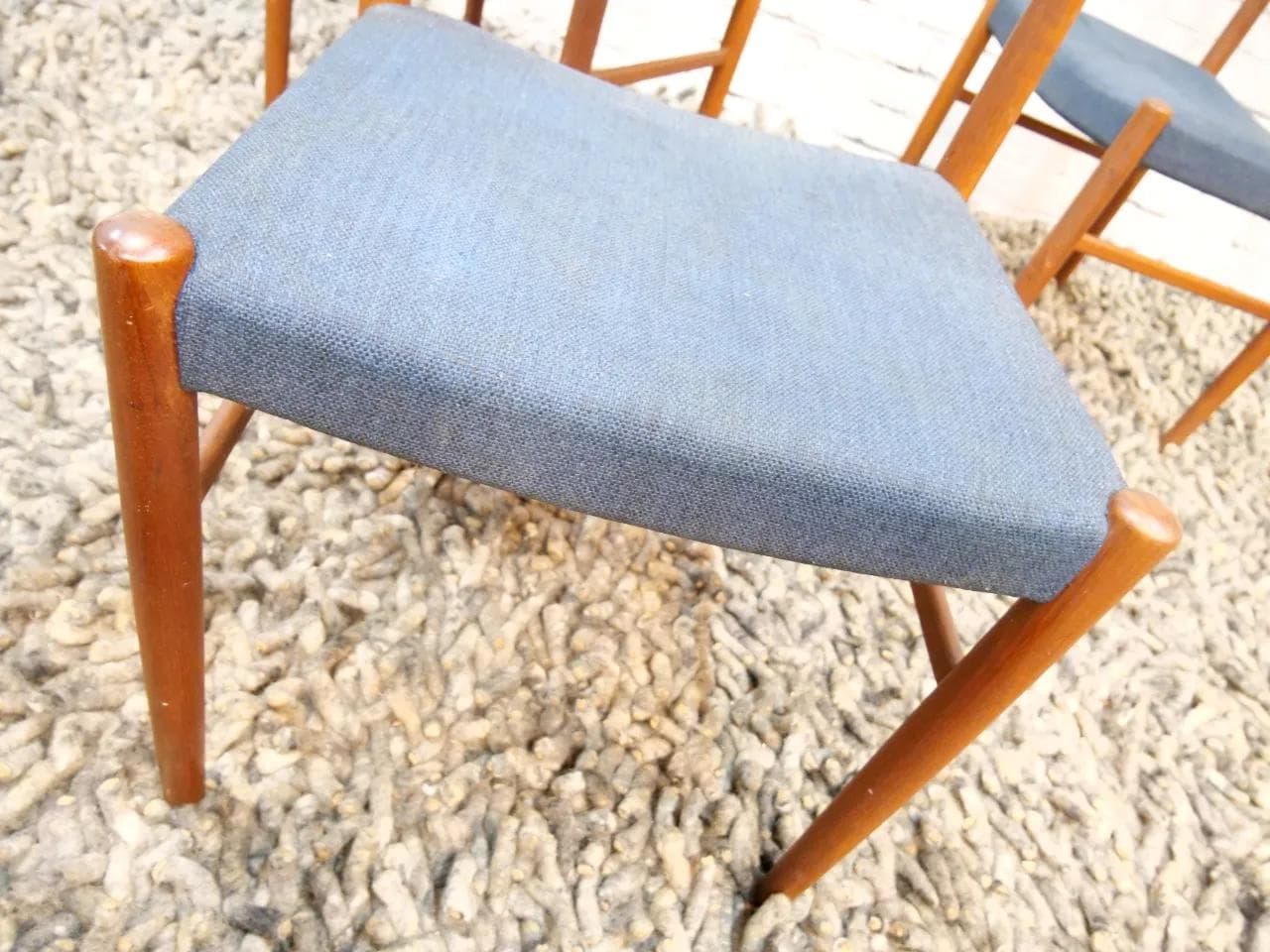 Komplet trzech krzeseł, teak brązowy, proj. C. Ekström, A. Johansson & S. Hyssna, Szwecja, lata 70. - 18489