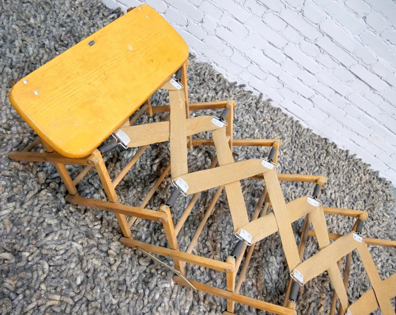 Camp bed Scisor, light brown wood, Germany, 1950s. - 18486