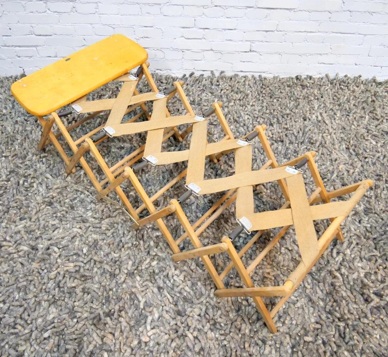 Camp bed Scisor, light brown wood, Germany, 1950s. - 18481