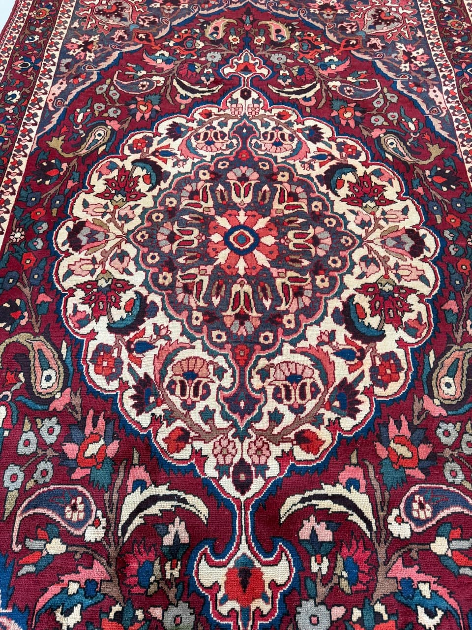 Persian Rug Bahtiari Hamadan, multicolor wool, Iran - 253359