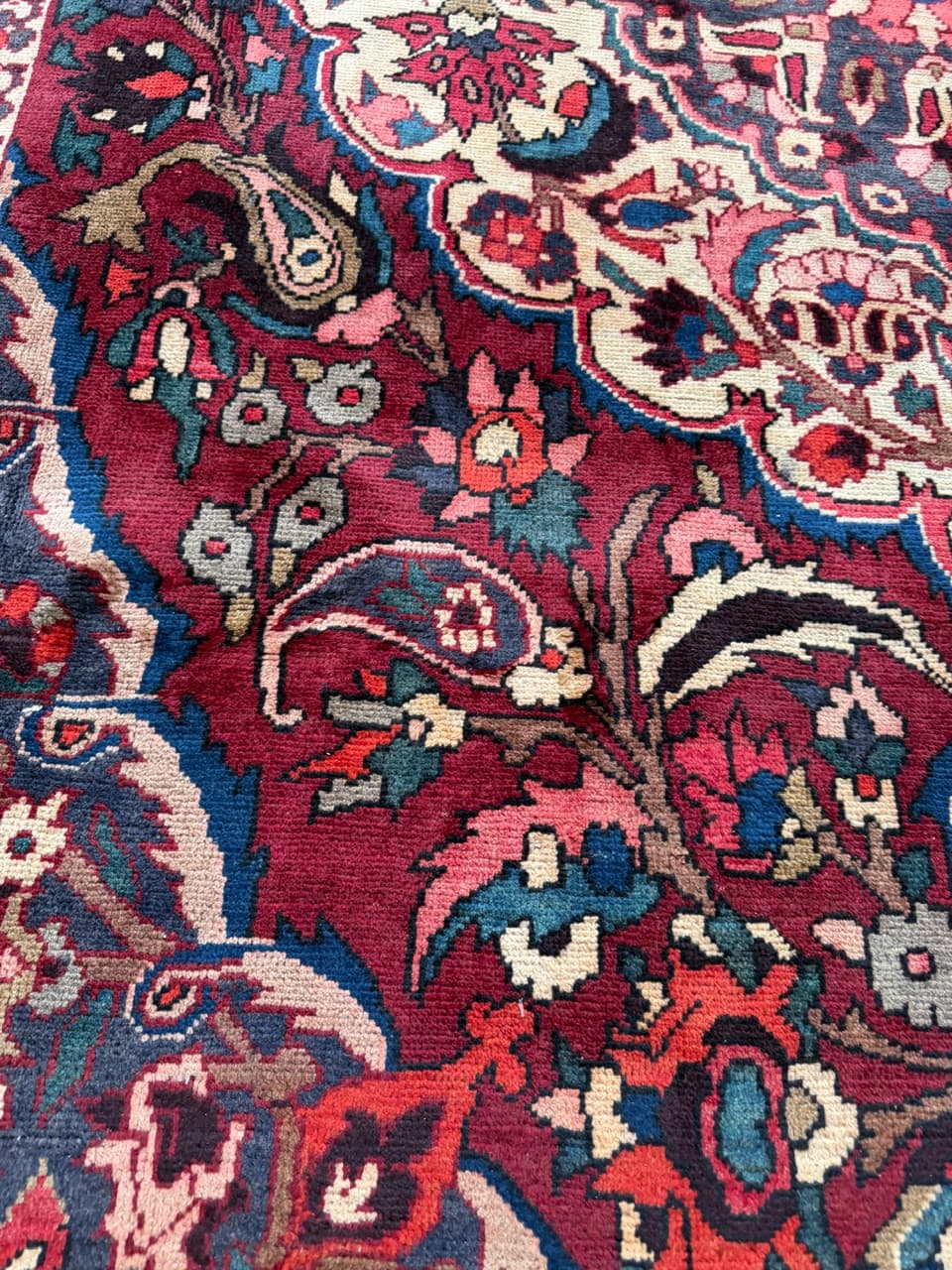 Persian Rug Bahtiari Hamadan, multicolor wool, Iran - 253356