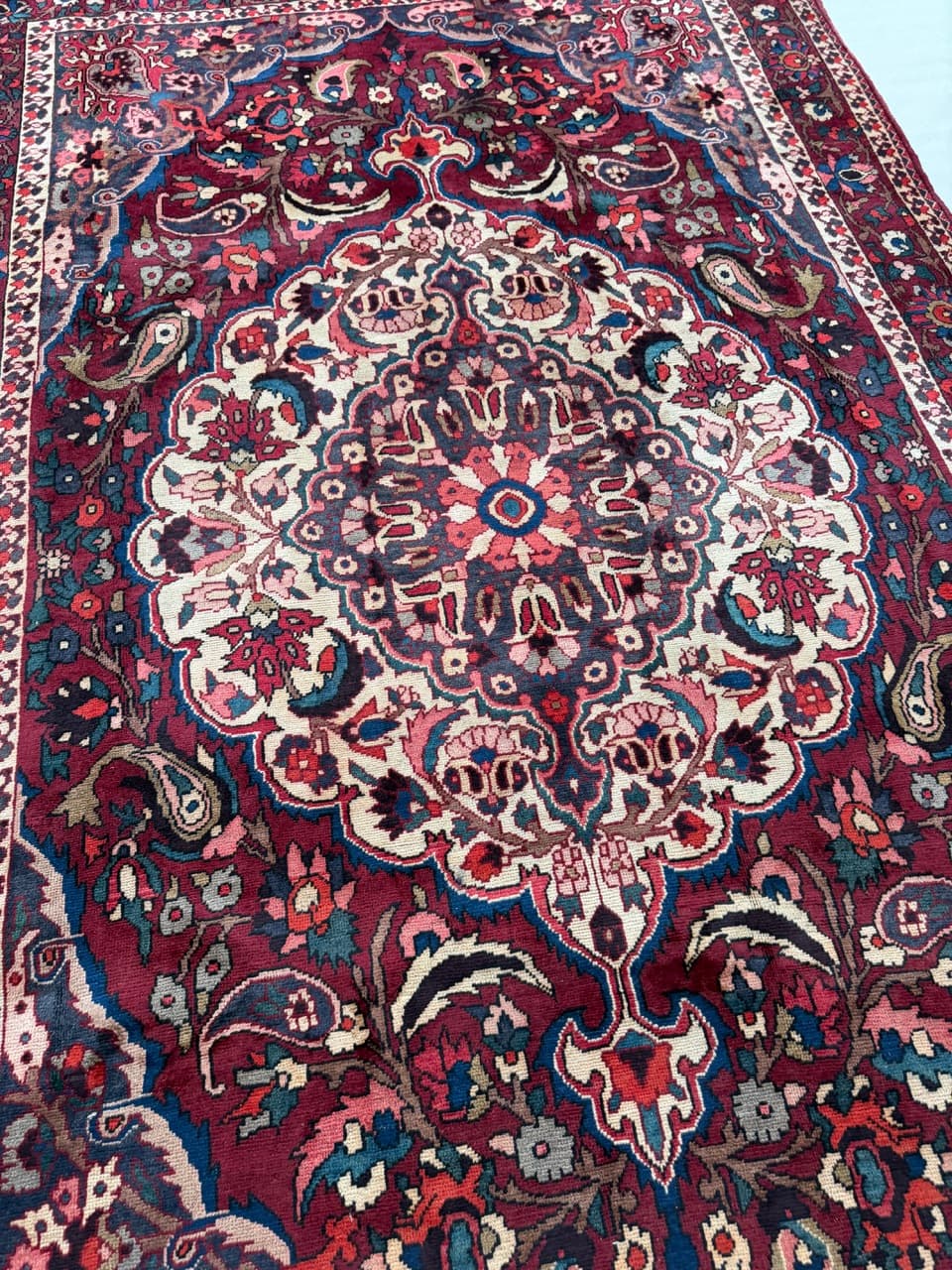 Persian Rug Bahtiari Hamadan, multicolor wool, Iran - 253357
