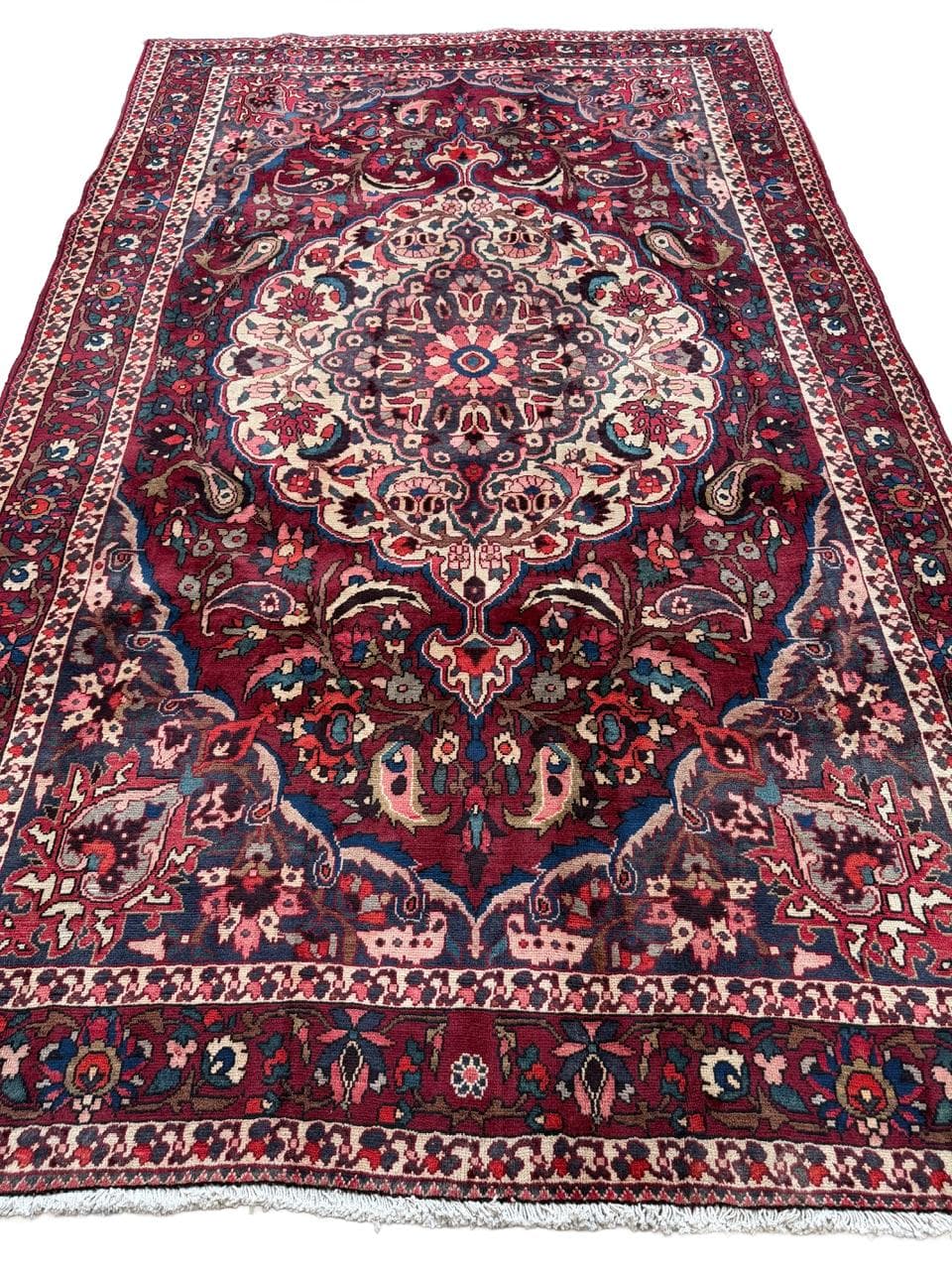 Persian Rug Bahtiari Hamadan, multicolor wool, Iran