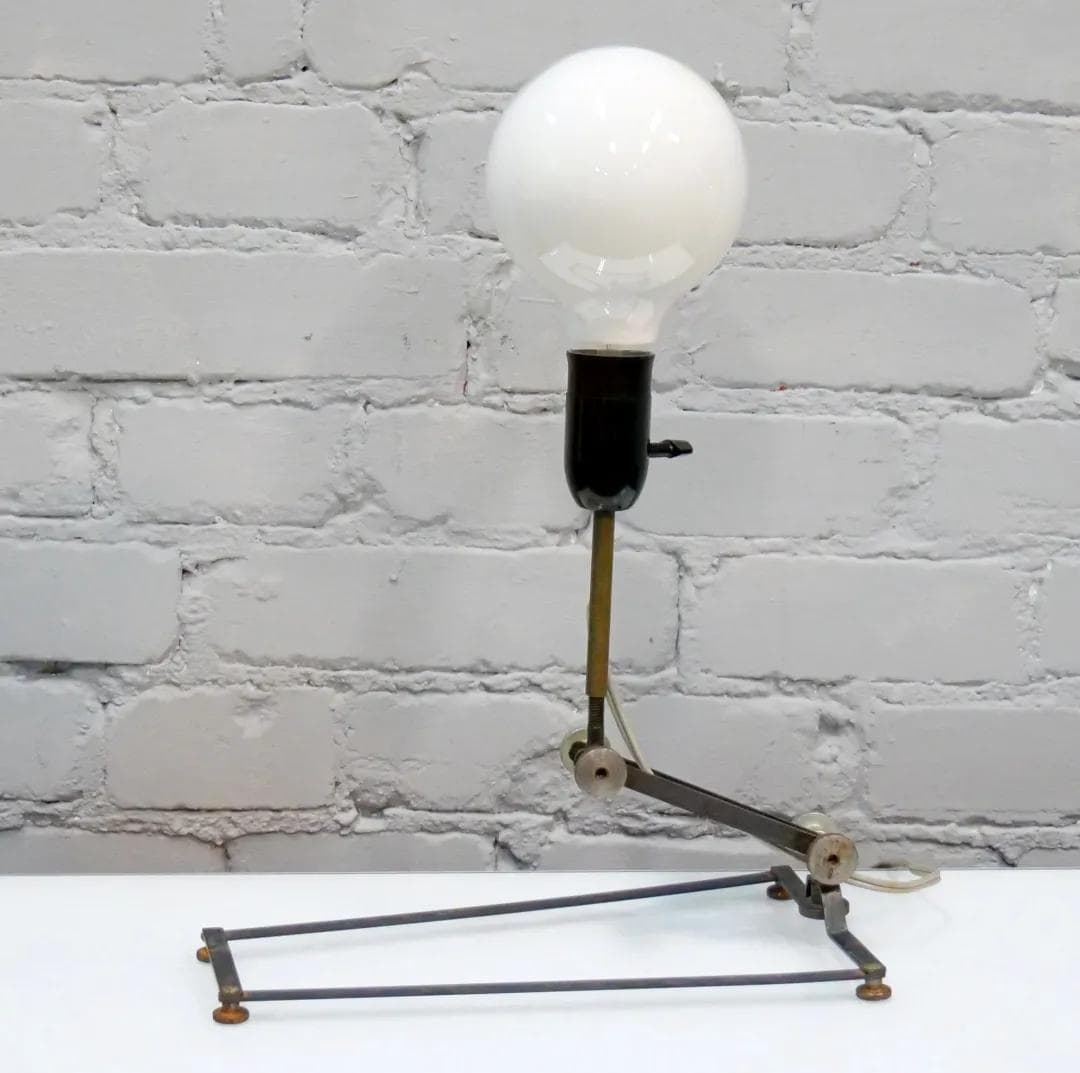 Lampa stołowa industrialna, czarny bakelit, metal, mosiądz, Polska, lata 40. - 18753