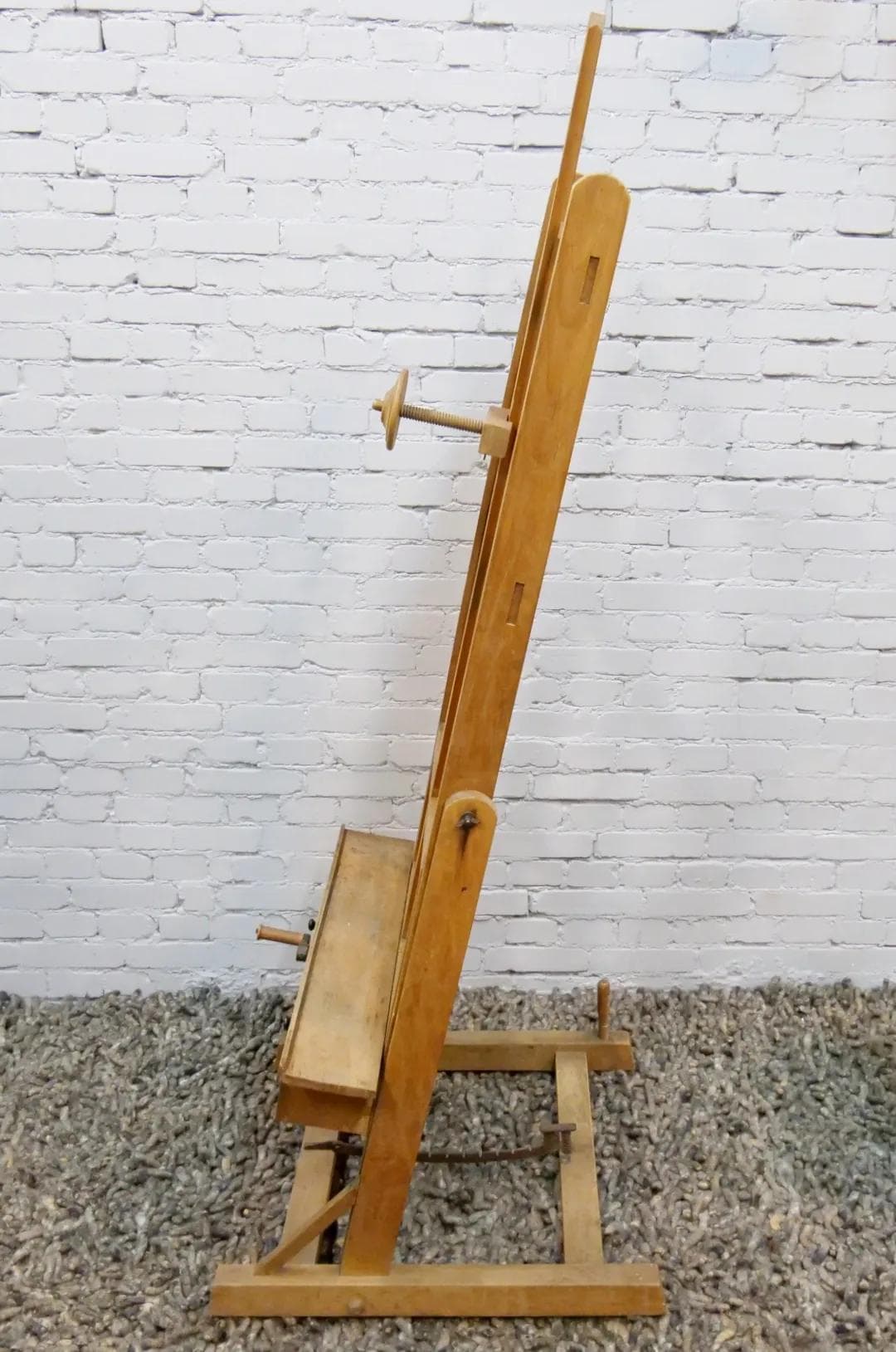 Studio easel, brown wood, France, early 20th c. - 18720