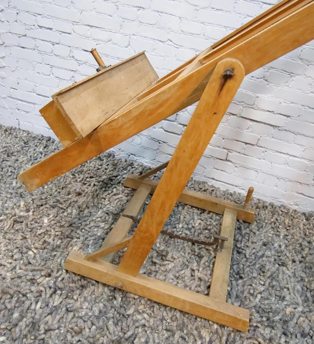 Studio easel, brown wood, France, early 20th c. - 18721