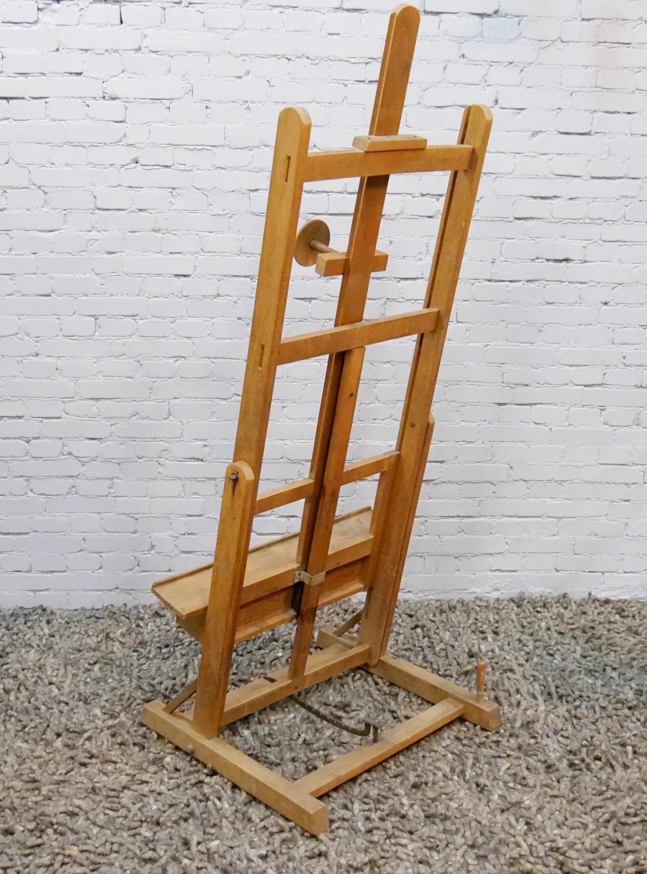 Studio easel, brown wood, France, early 20th c. - 18718