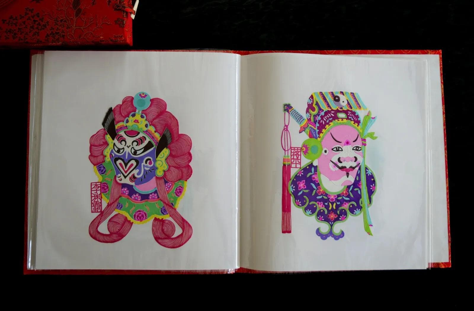 Album z wycinankami Yuxian County, multikolor, papier jedwab, Chiny, lata 60. - 18693