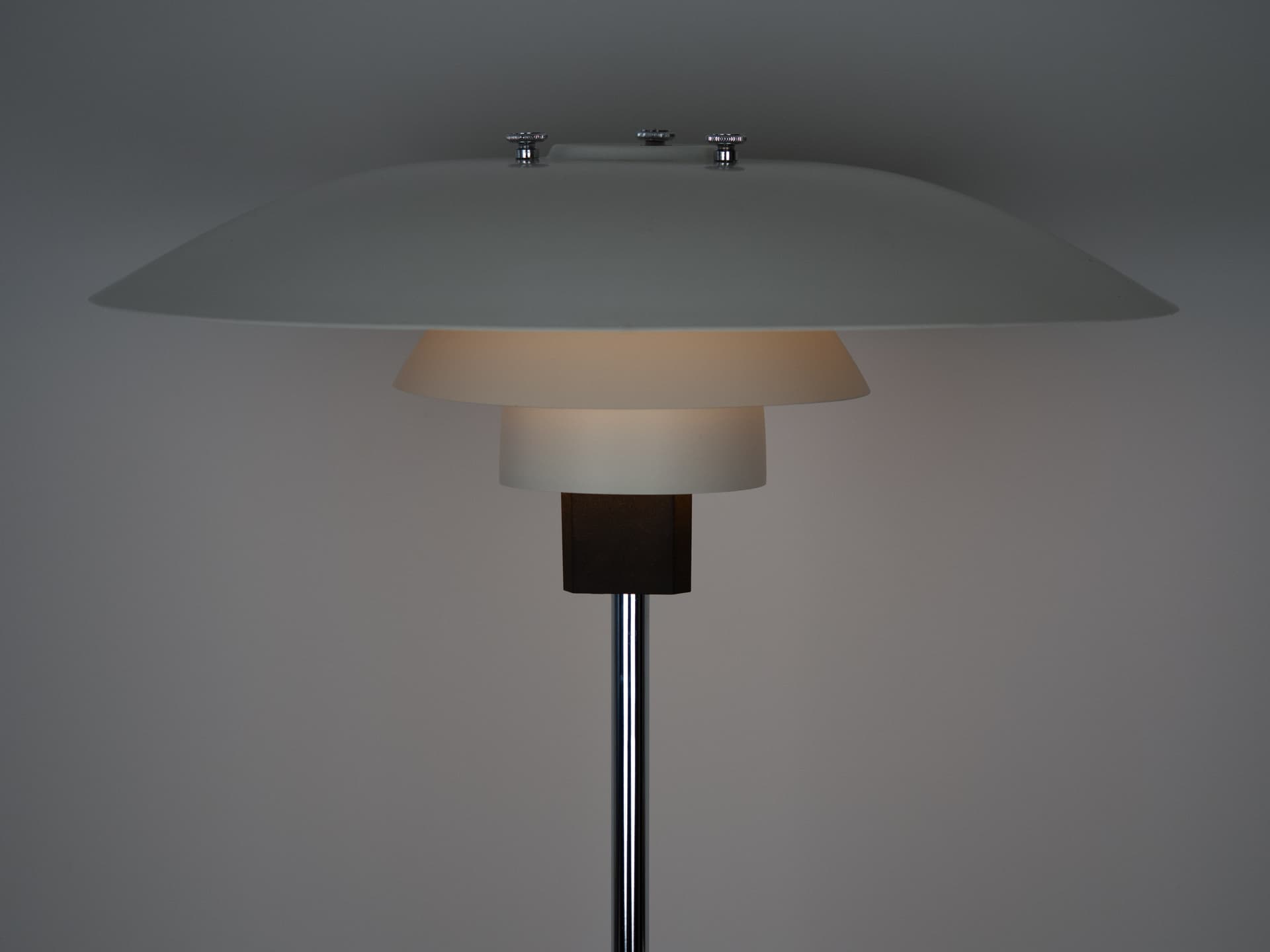 Lampa stołowa PH 4/3, metal biały, proj. P. Henningsen, Louis Poulsen, Dania, lata 70. - 255273