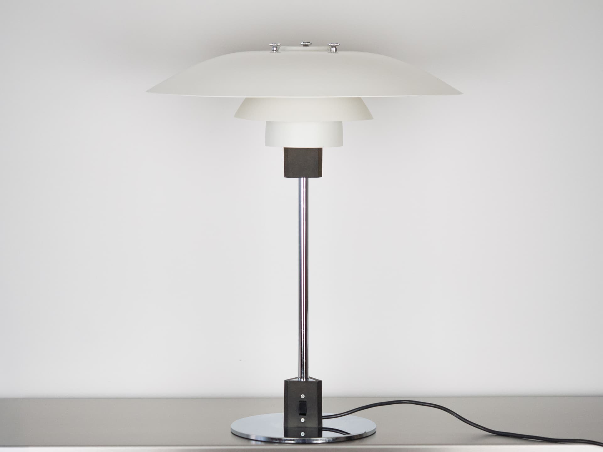 Lampa stołowa PH 4/3, metal biały, proj. P. Henningsen, Louis Poulsen, Dania, lata 70. - 255268