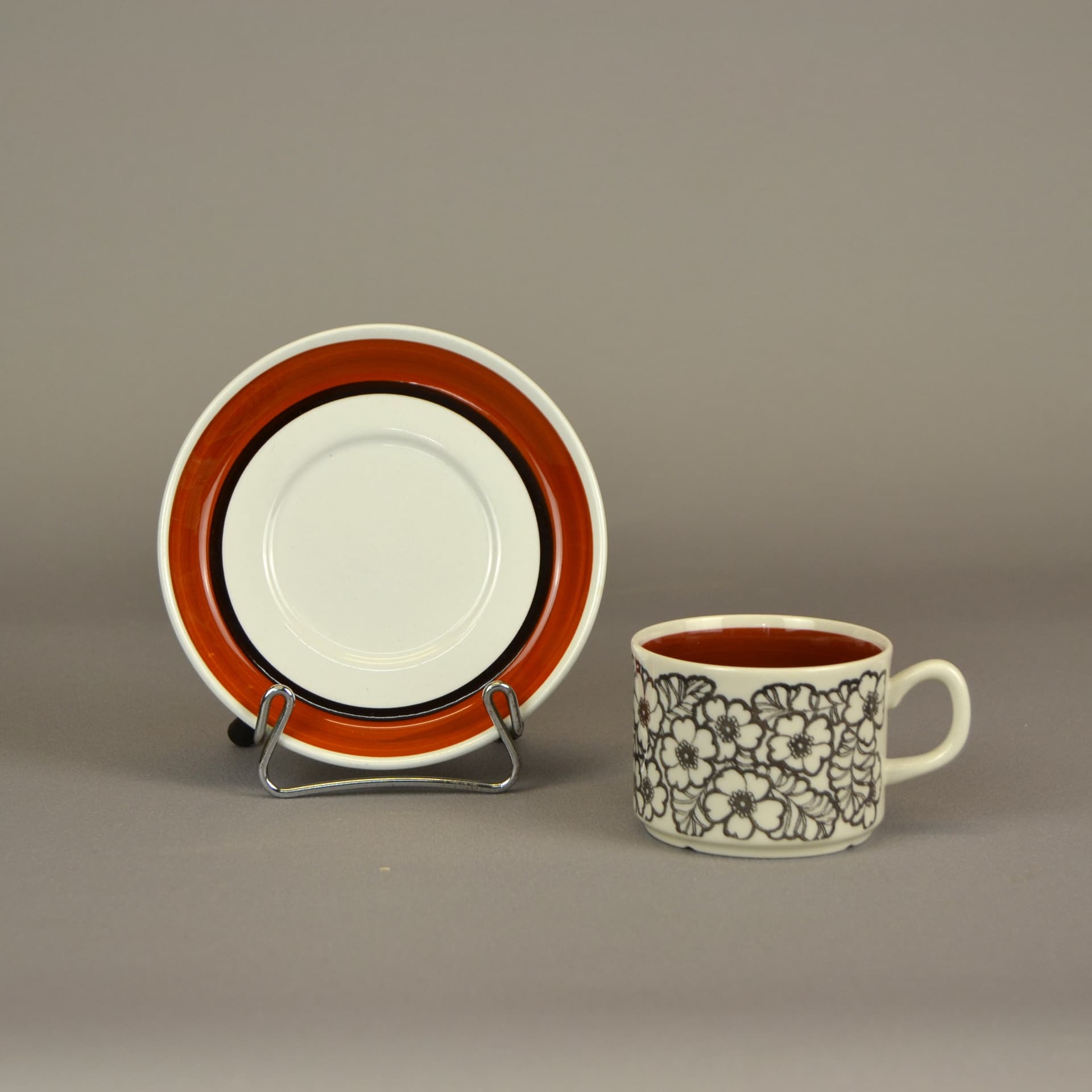 Filiżanka ze spodkiem Agneta, ceramika biała, proj. H. Ringström, Szwecja, lata 70. - 79345