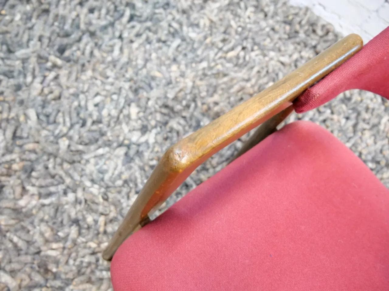 Fotel do biurka, różowy, drewno brązowy, Polska, lata 60. - 18652