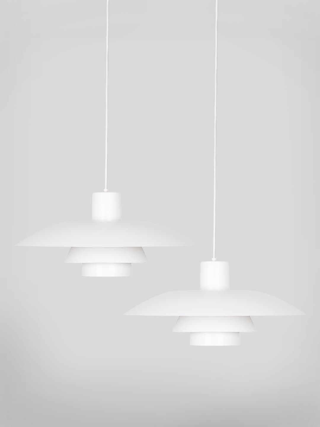 Para lamp wiszących PH 4/3, aluminium biały, proj. P. Henningsen, Louis Poulsen, Dania, lata 70. - 256141