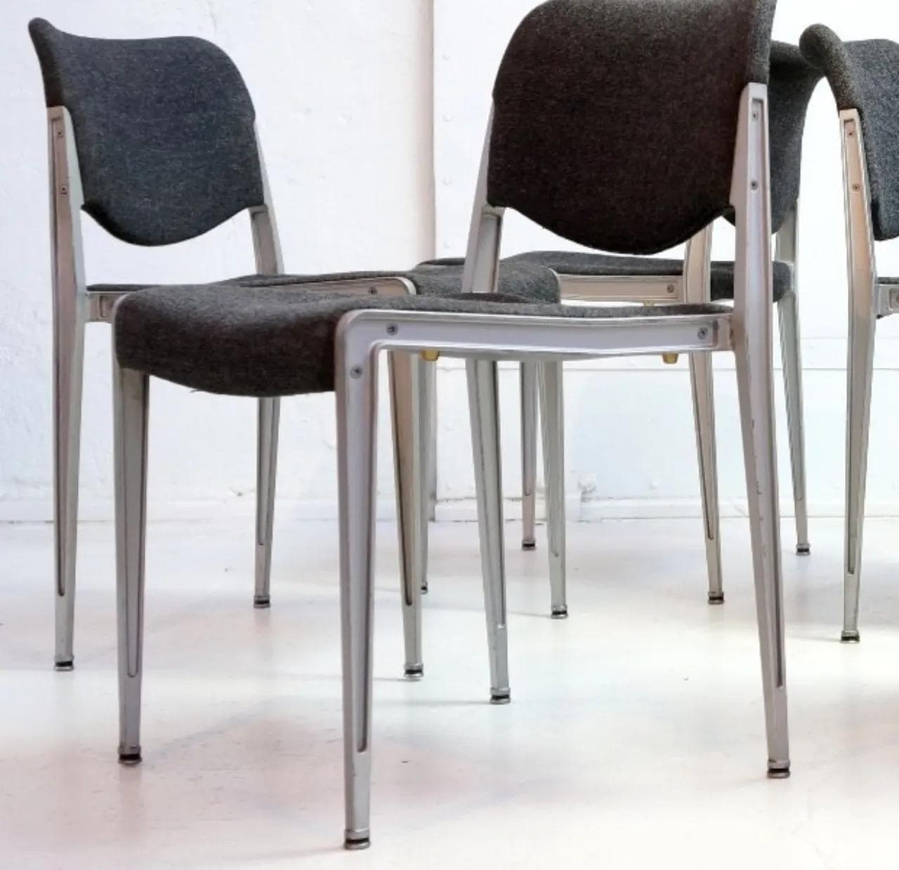 Komplet sześciu krzeseł, aluminium szary, proj. H. Ell, dla Kusch & Co., Niemcy, lata 70. - 18619
