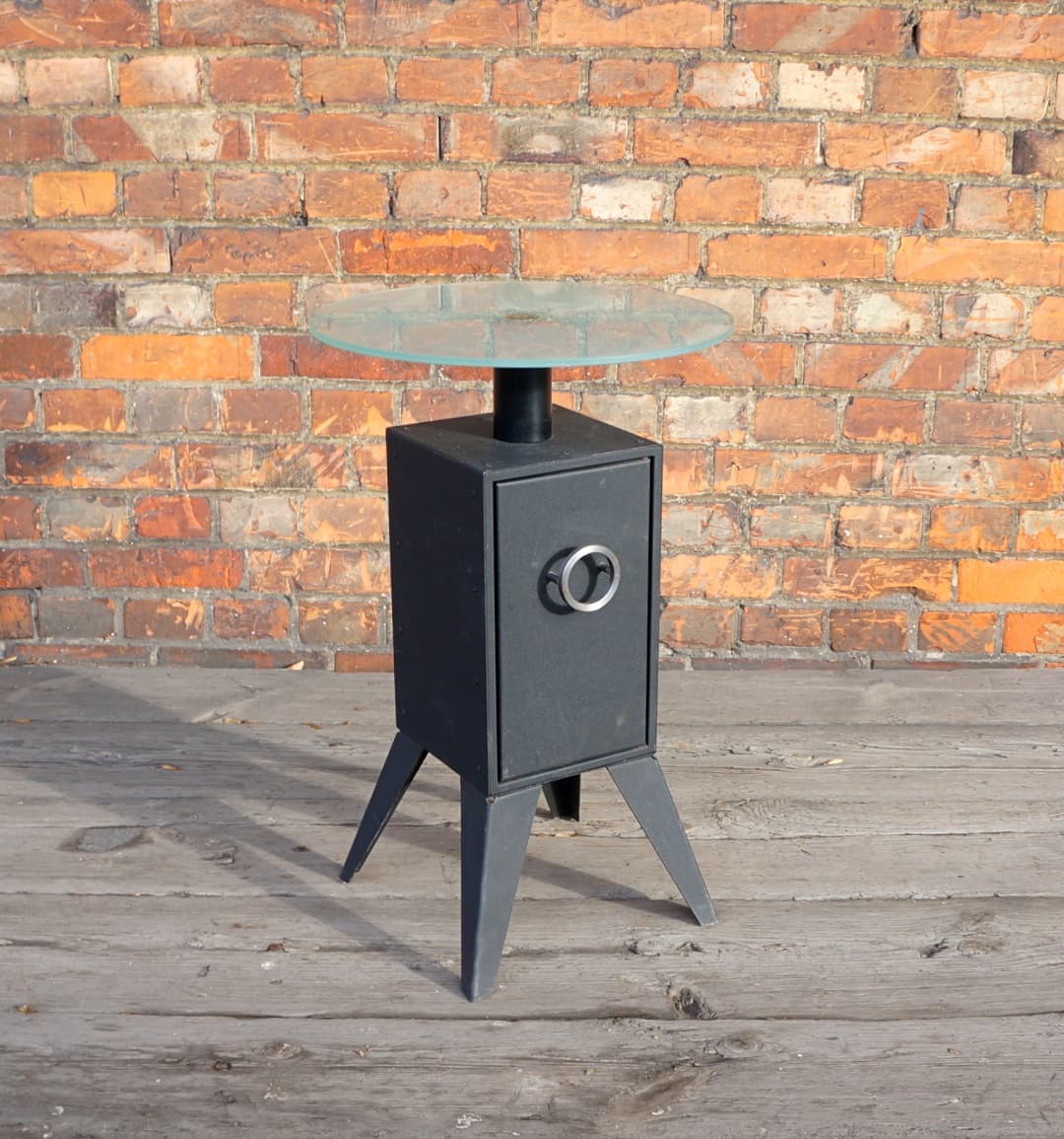 Stolik boczny brutalistyczny, czarny metal, szkło, Francja, lata 70. - 18602