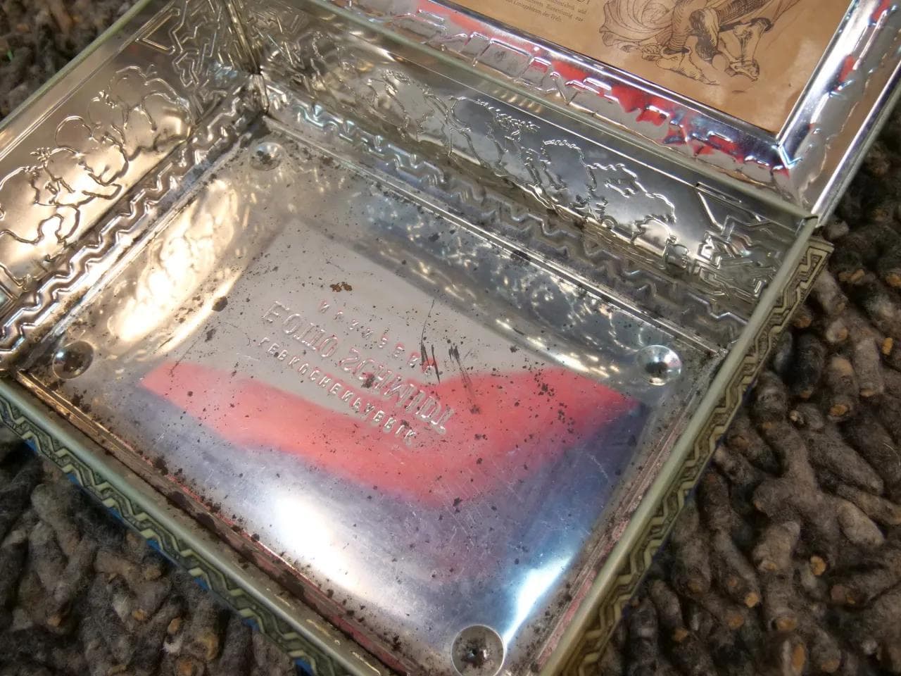 Metal box Historicist, multicolor, Germany, 1950s. - 18867