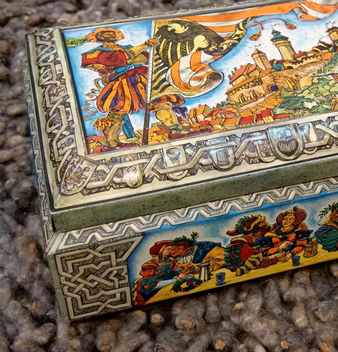 Metal box Historicist, multicolor, Germany, 1950s. - 18870