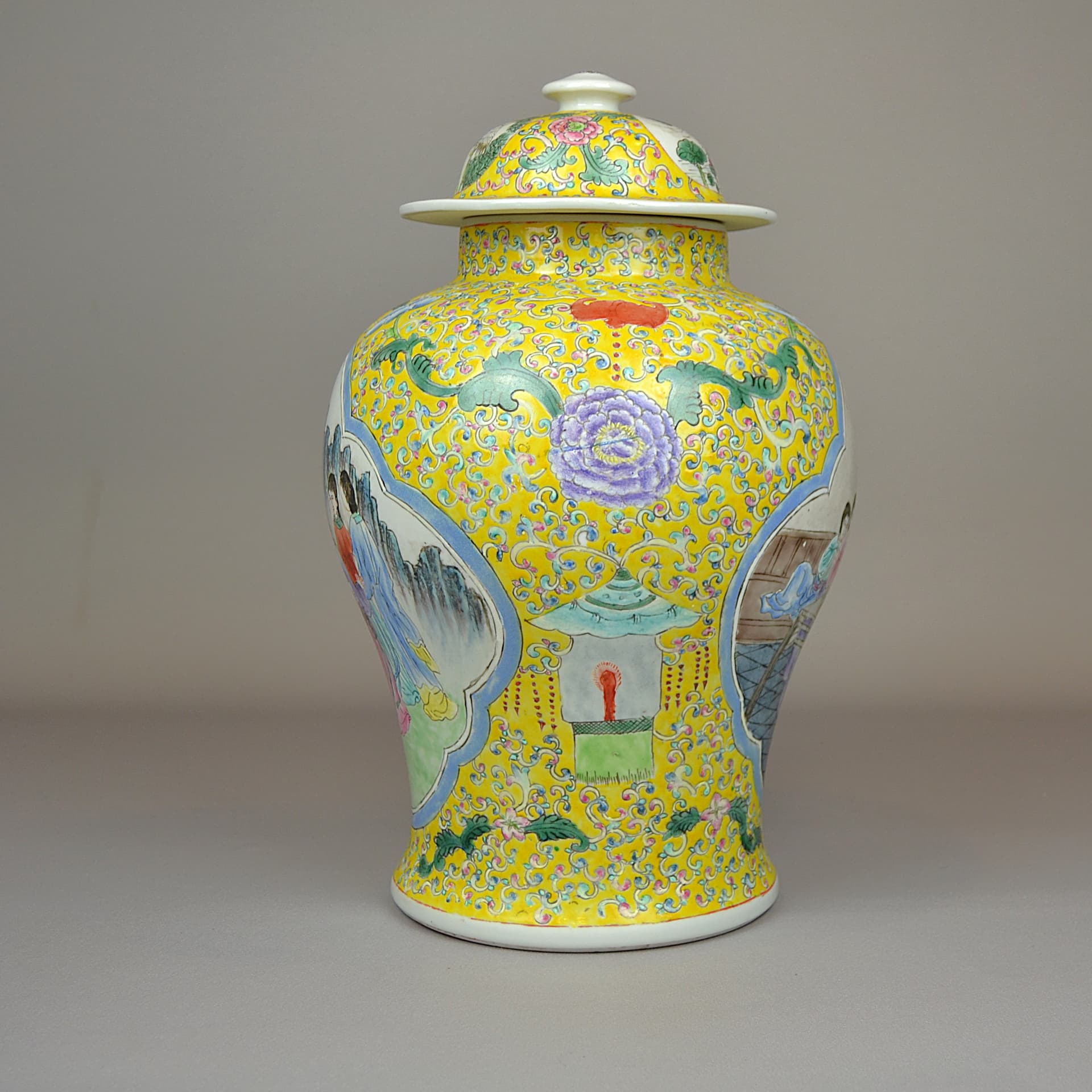 Waza kolumnowa z pokrywą, Famille Jaune, żółty, porcelana, Chiny, lata 80. - 79340