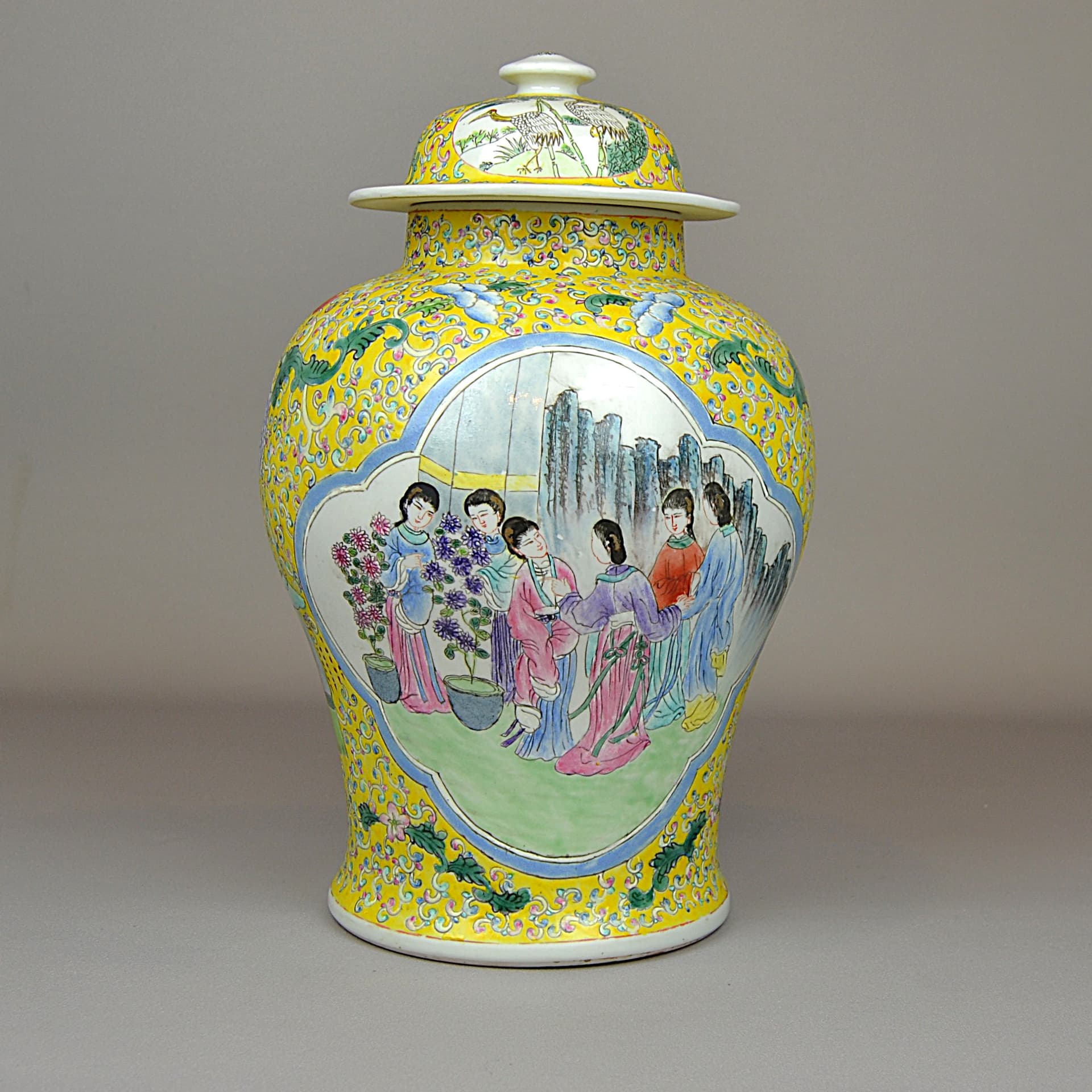Waza kolumnowa z pokrywą, Famille Jaune, żółty, porcelana, Chiny, lata 80. - 79341