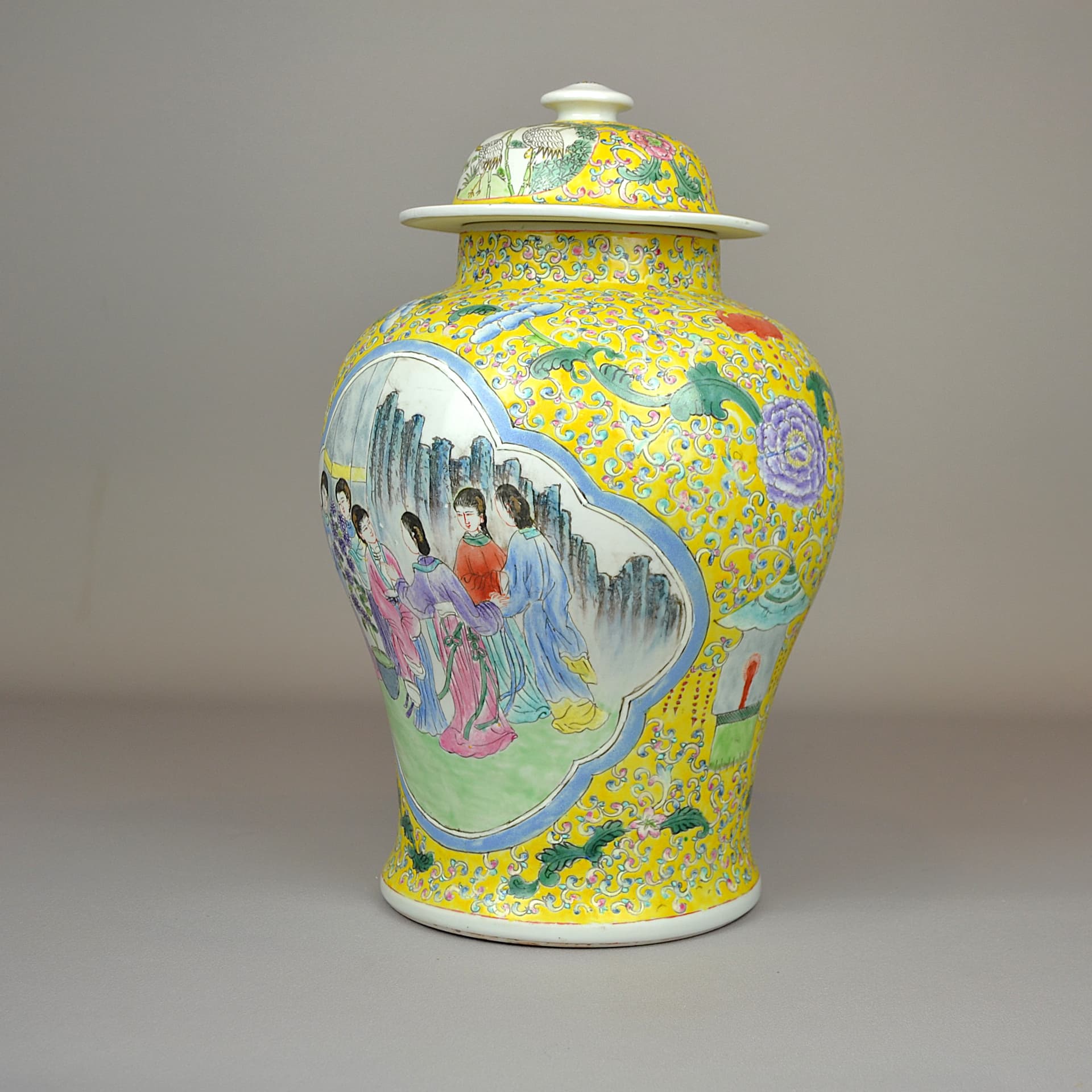 Waza kolumnowa z pokrywą, Famille Jaune, żółty, porcelana, Chiny, lata 80. - 79335