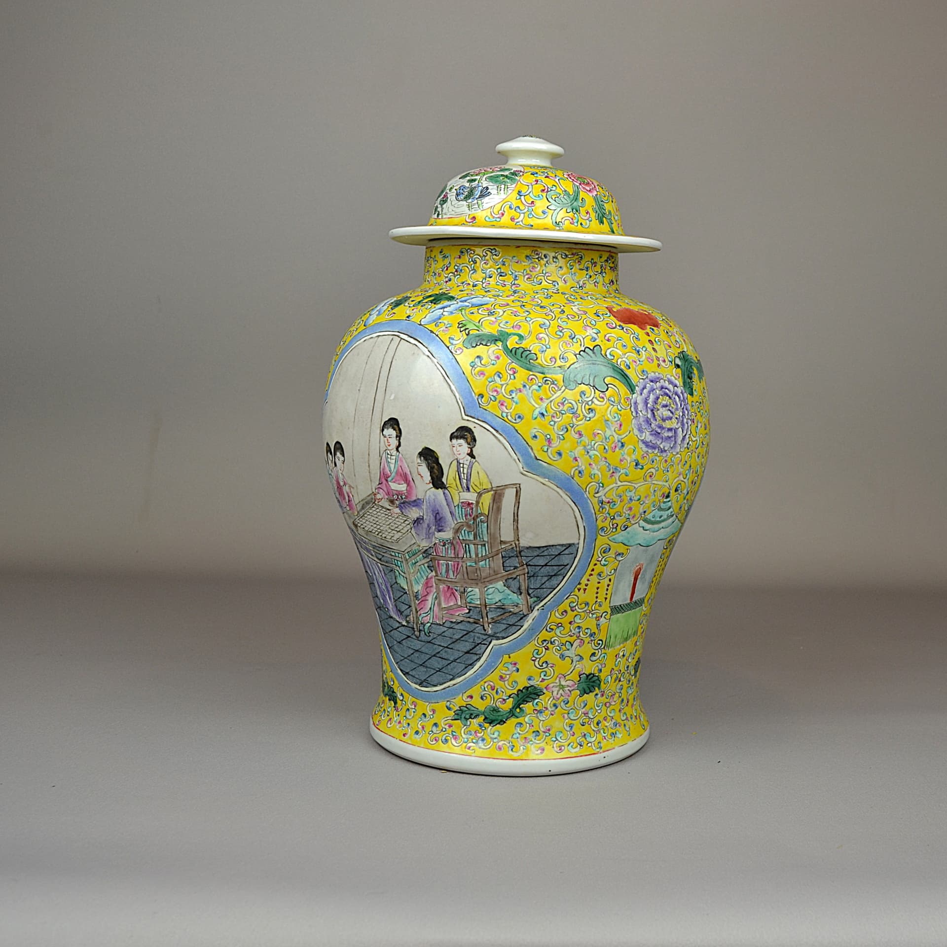 Waza kolumnowa z pokrywą, Famille Jaune, żółty, porcelana, Chiny, lata 80. - 79338