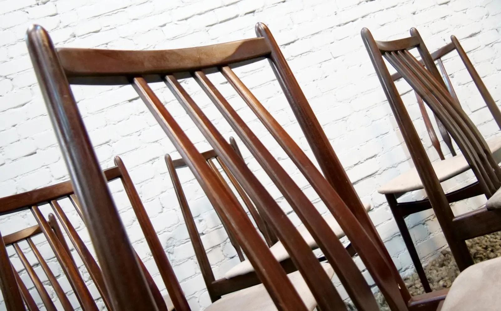 Komplet krzeseł, mid-century modern, teak brązowy, velvet beżowy szary, Szwecja, lata 60. - 18796