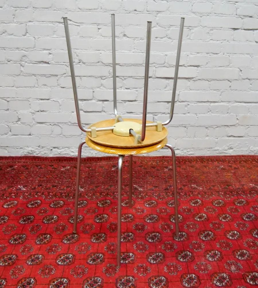 Para taboretów Dot, drewno sosna, stal chrom, proj. A. Jacobsen, dla Fritz Hansen, Dania, lata 60. - 19020