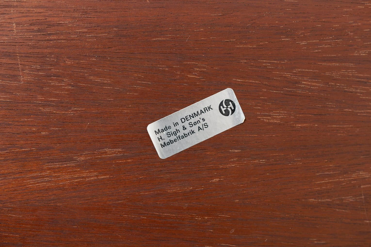 Desk, brown rosewood, by W. Sigh, H. Sigh & Søn Møbelfabrik, Denmark, 1960s. - 261551