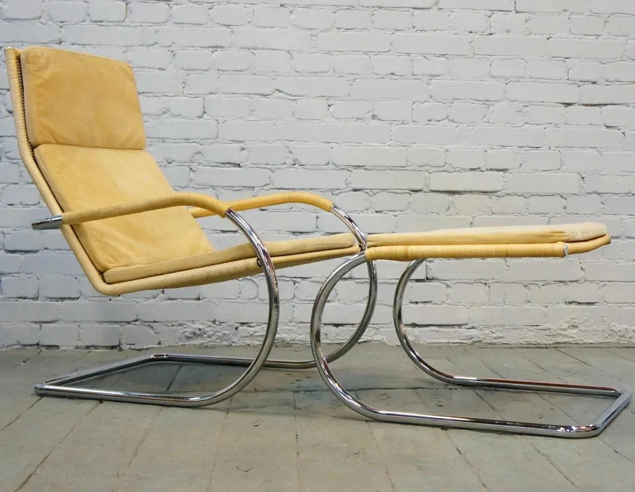 Fotel z podnóżkiem D35, rattan beżowy, stal chromowana, alcantara beżowa, proj. A. Lorenz, Tecta, Niemcy, lata 80. - 18971