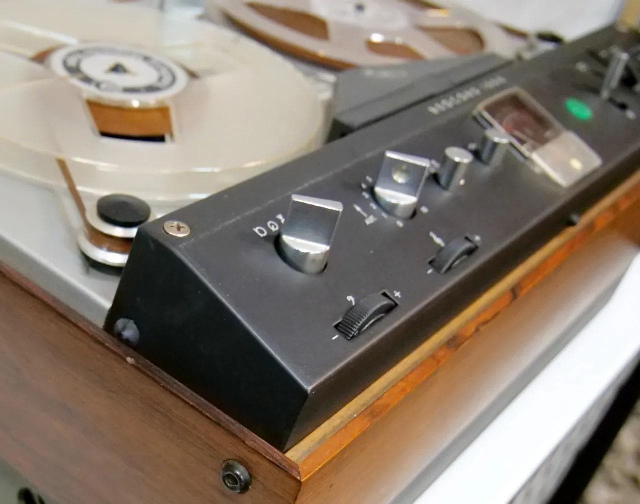 Magnetofon szpulowy Beocord 1000, palisander brązowy, Bang & Olufsen, Dania, lata 60. - 18958