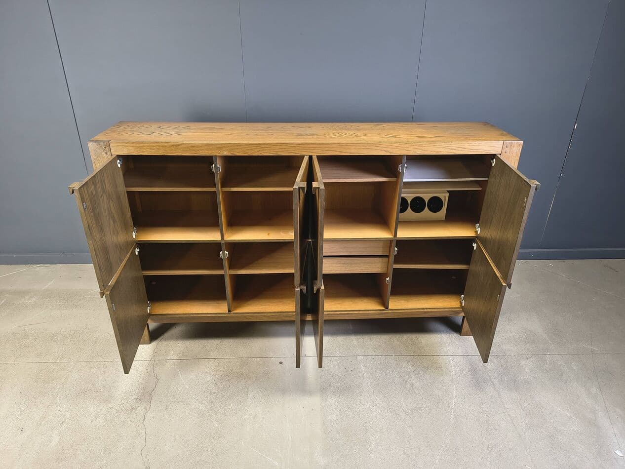 Kredens wysoki, brązowy, dąb, proj. Frans Defour, Belgia, lata 70. - 275663