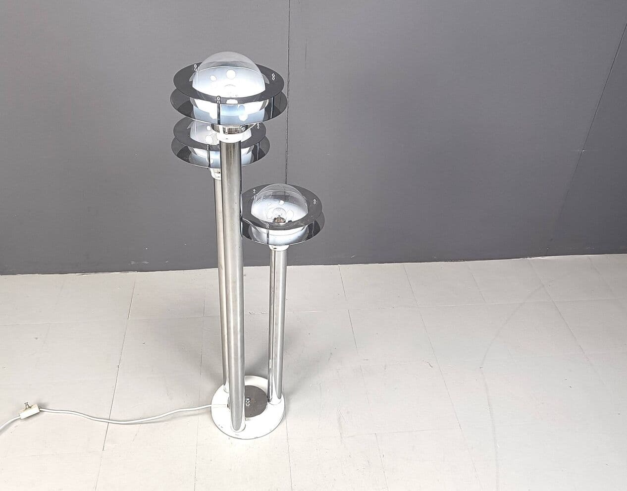 Lampa podłogowa Space Age, chromowany metal srebrny, szkło, lata 70. - 275595