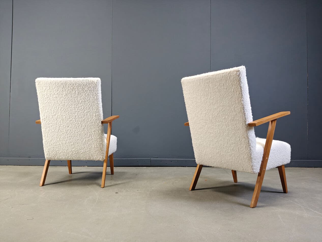 Para foteli, bouclé biały, drewno jasny, Holandia, lata 60. - 275315