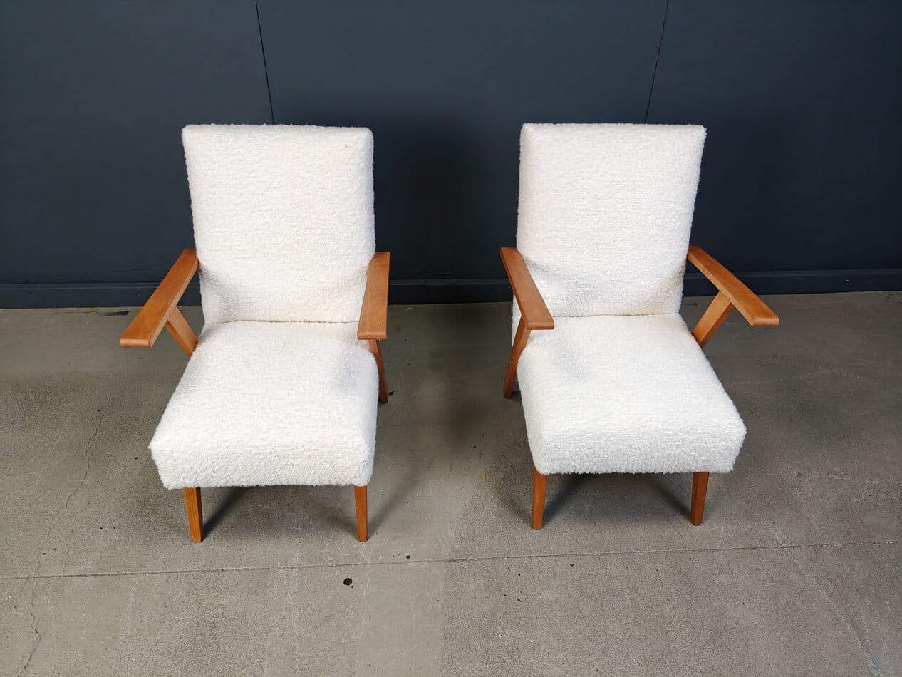 Para foteli, bouclé biały, drewno jasny, Holandia, lata 60. - 275321