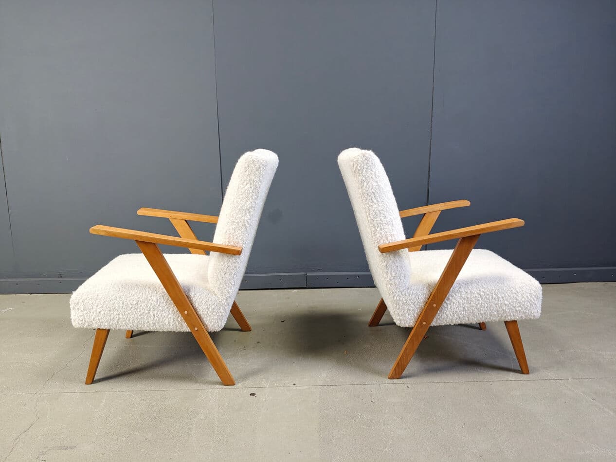 Para foteli, bouclé biały, drewno jasny, Holandia, lata 60. - 275318