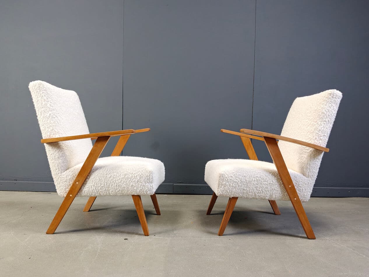 Para foteli, bouclé biały, drewno jasny, Holandia, lata 60. - 275328