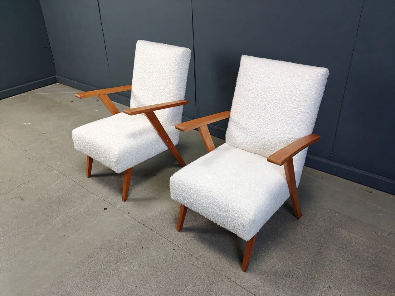 Para foteli, bouclé biały, drewno jasny, Holandia, lata 60. - 275325