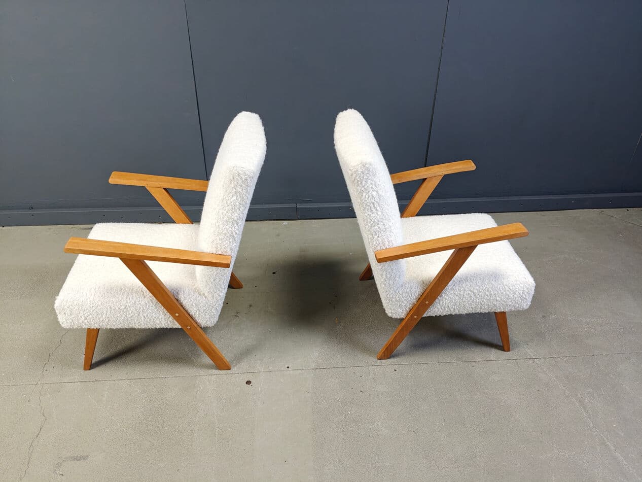 Para foteli, bouclé biały, drewno jasny, Holandia, lata 60. - 275316