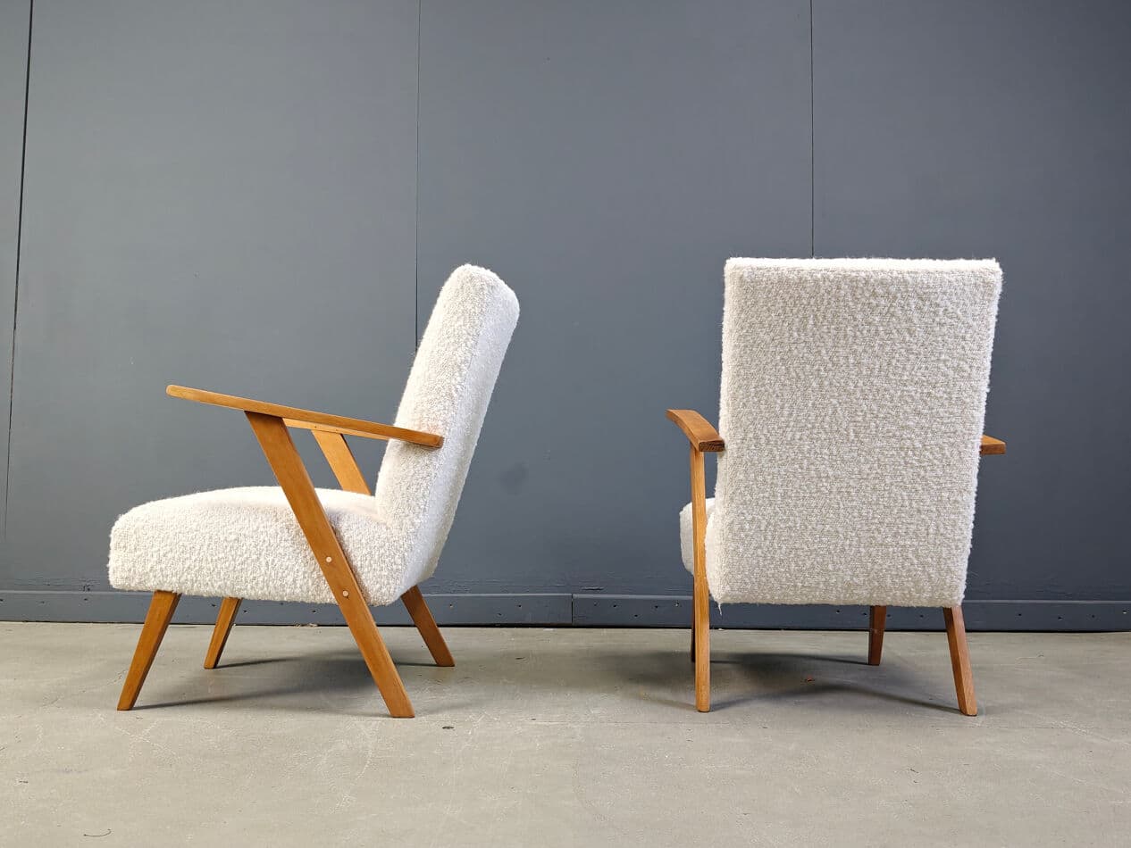 Para foteli, bouclé biały, drewno jasny, Holandia, lata 60. - 275319