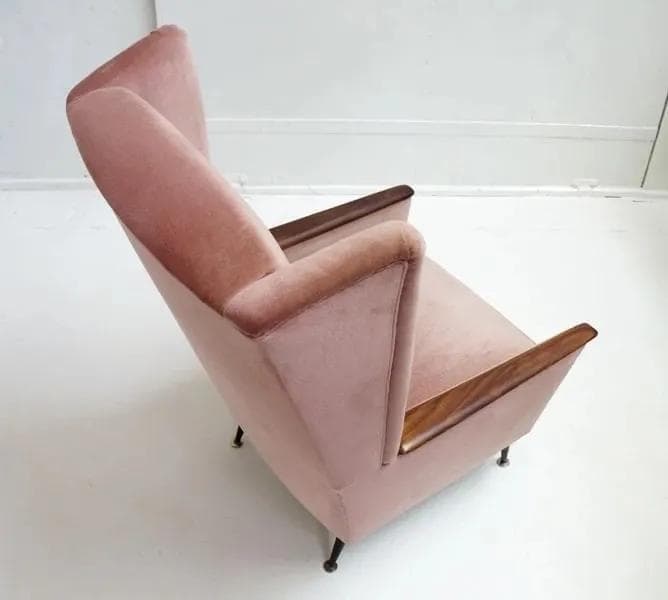 Fotel Wingback, velvet różowy, teak, metal czarny, Włochy, lata 50. - 18933