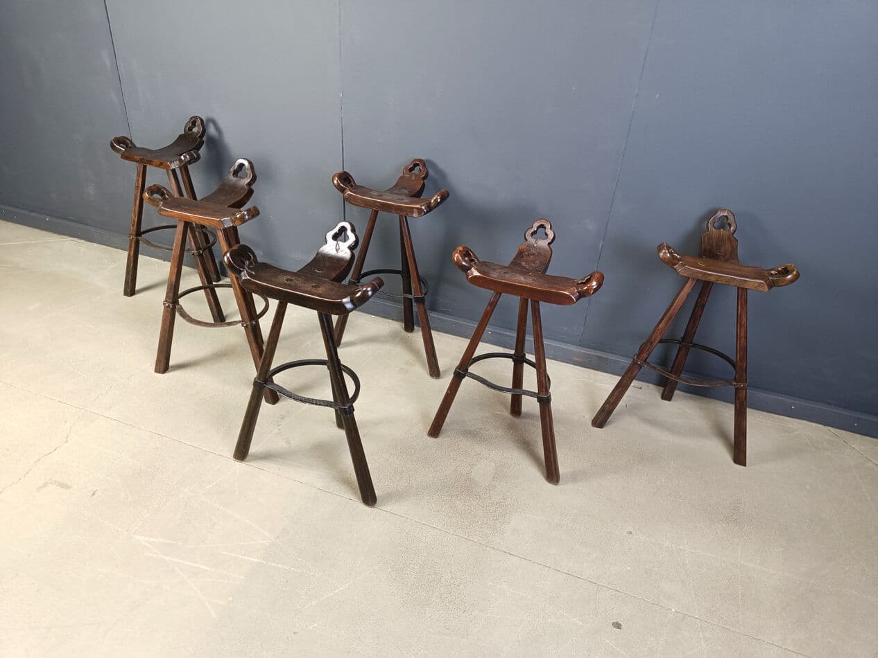 Zestaw sześciu stołków barowych, brutalistyczne, drewno brązowy, metal czarny, Hiszpania, lata 60. - 275282