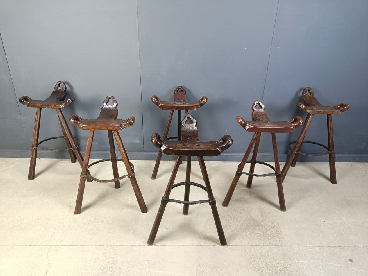 Zestaw sześciu stołków barowych, brutalistyczne, drewno brązowy, metal czarny, Hiszpania, lata 60. - 275277