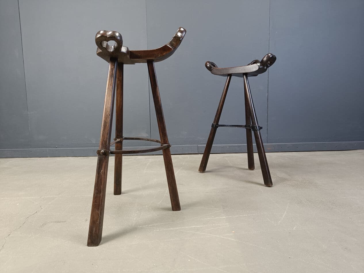 Zestaw sześciu stołków barowych, brutalistyczne, drewno brązowy, metal czarny, Hiszpania, lata 60. - 275284