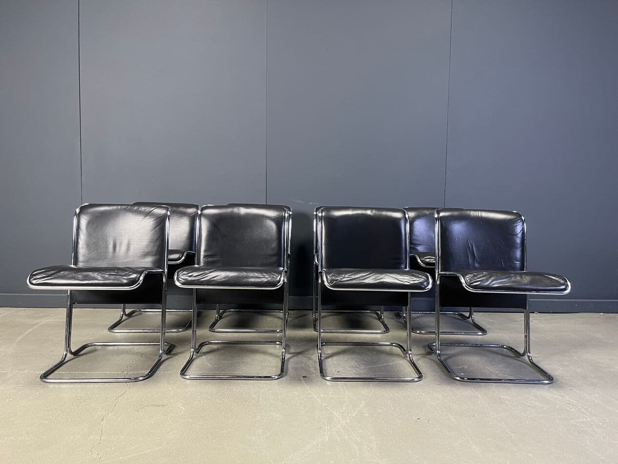 Zestaw ośmiu krzeseł Calla, skóra czarna, stal chromowana, proj. A. A. Colombo, Arflex, Włochy, lata 70. - 274943
