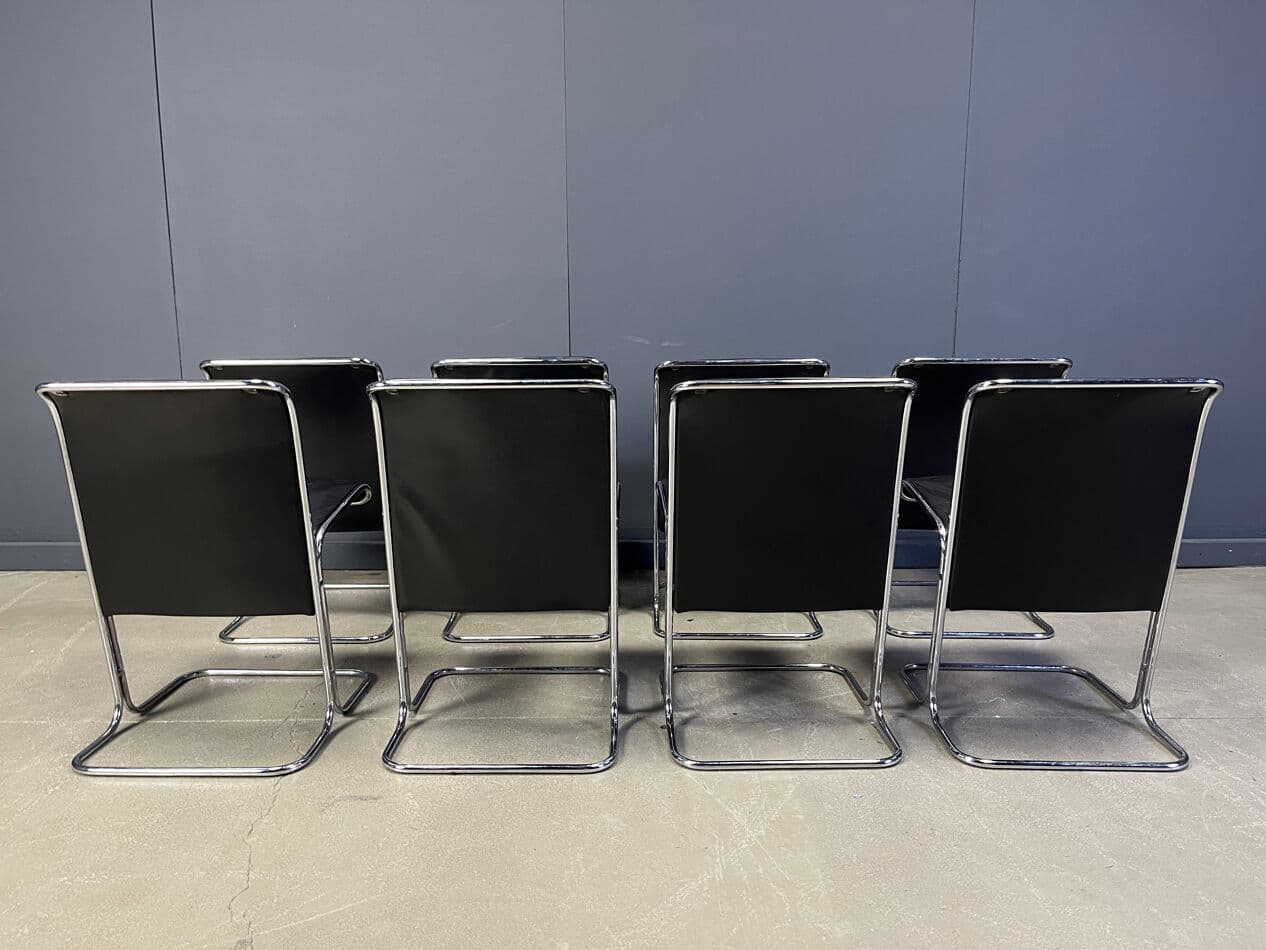 Zestaw ośmiu krzeseł Calla, skóra czarna, stal chromowana, proj. A. A. Colombo, Arflex, Włochy, lata 70. - 274948