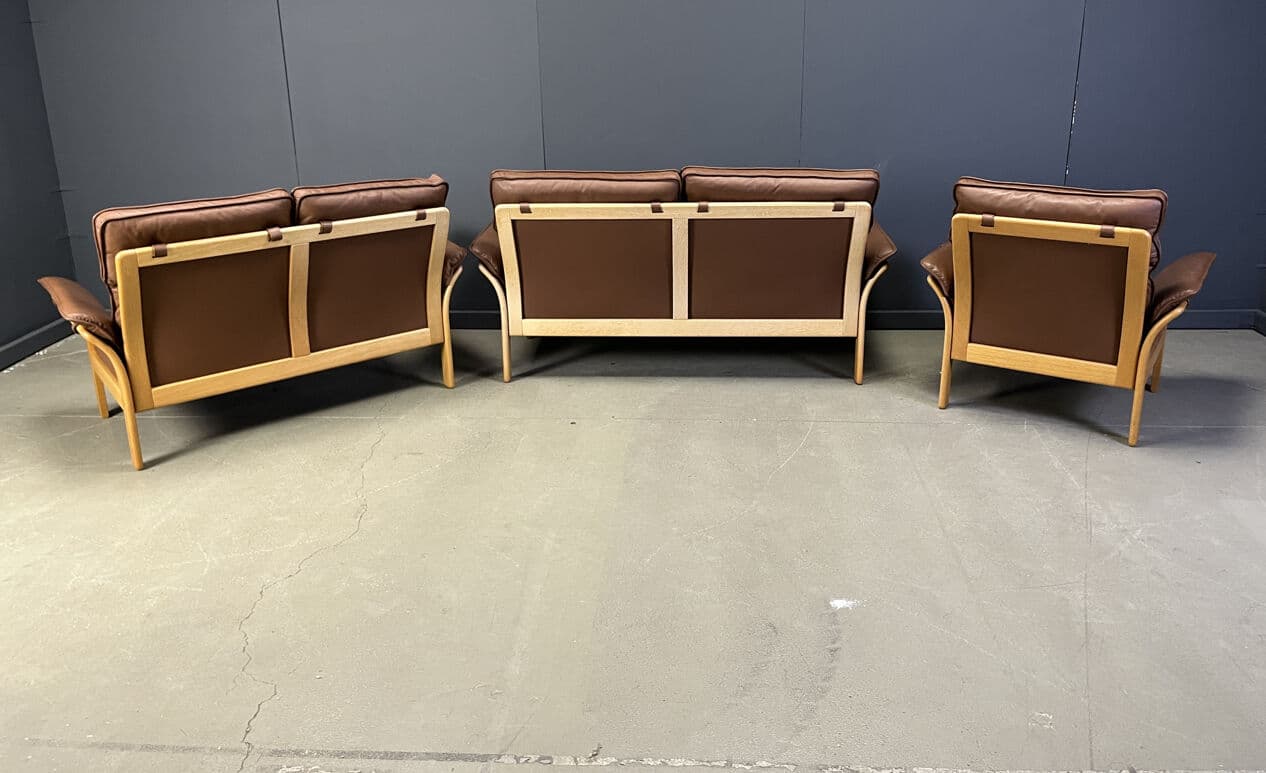 Trzyczęściowy zestaw wypoczynkowy Scala, skóra brązowa, dąb jasny, Belgia, lata 70. - 274870