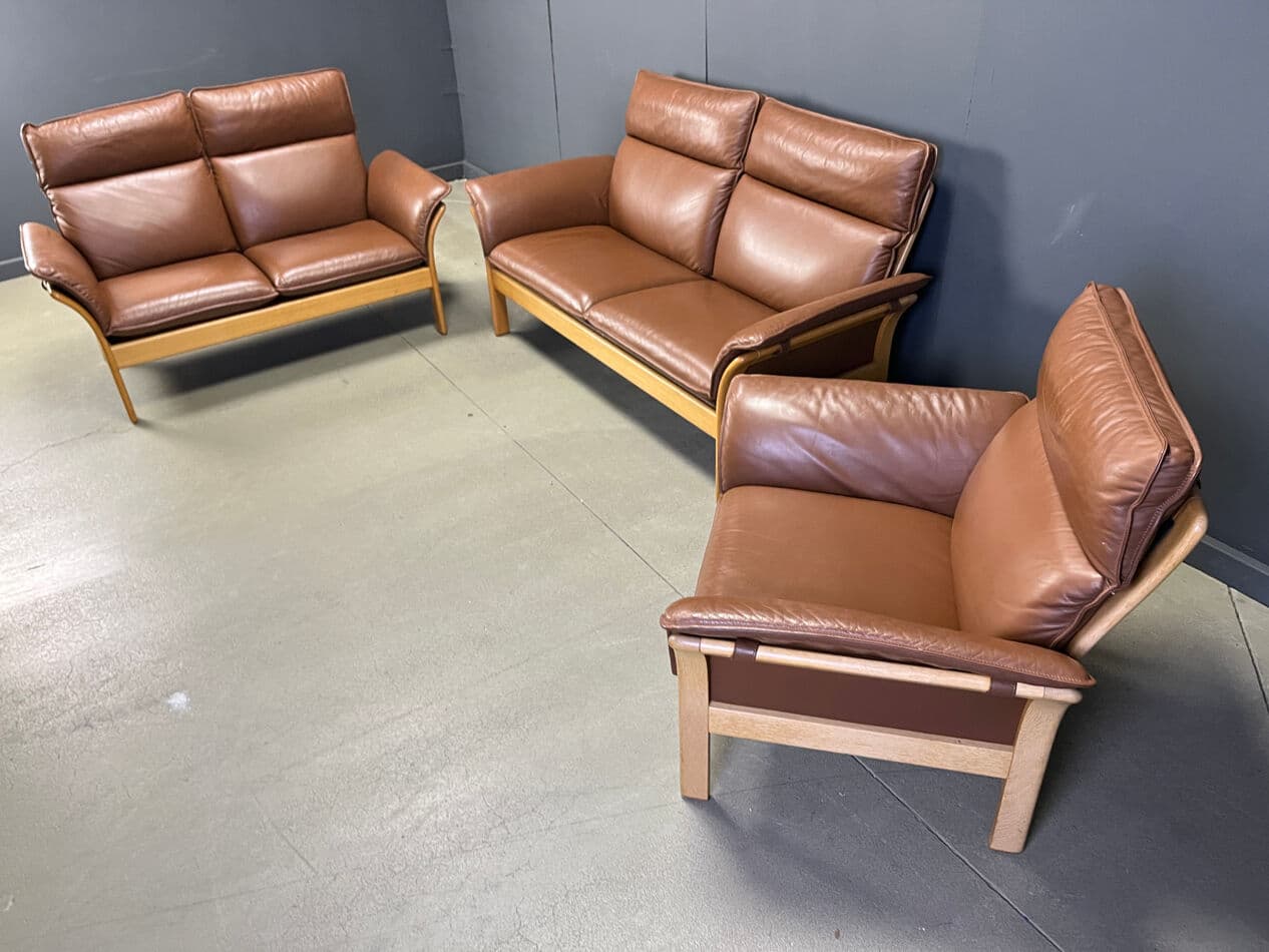 Trzyczęściowy zestaw wypoczynkowy Scala, skóra brązowa, dąb jasny, Belgia, lata 70. - 274863