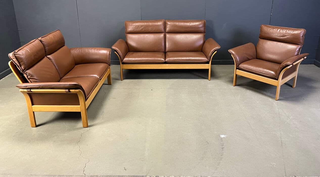 Trzyczęściowy zestaw wypoczynkowy Scala, skóra brązowa, dąb jasny, Belgia, lata 70. - 274866